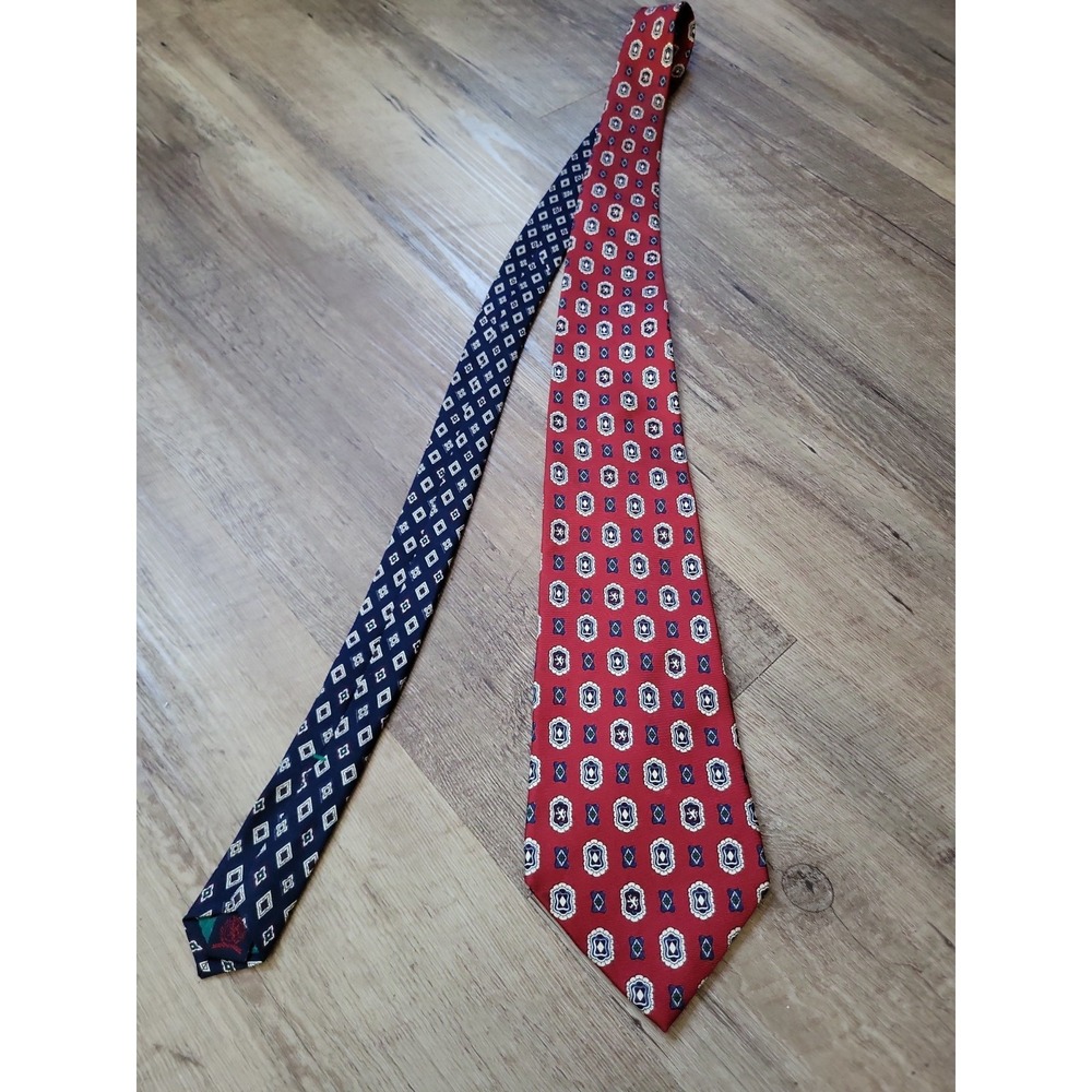 Vintage Red Tommy Hilfiger Crest Italian Silk Tie USA